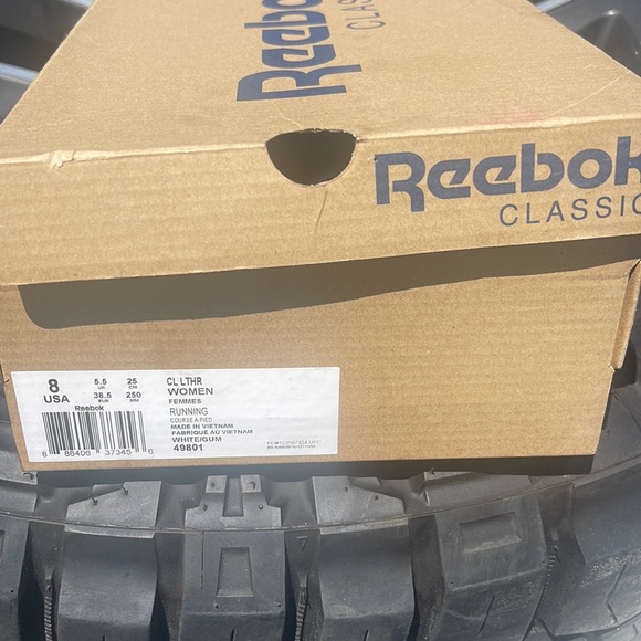 Reebok Classic Size 8 - Picture 6 of 6